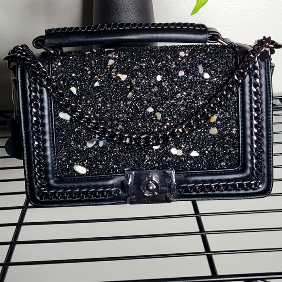 BLACK HAND BAG WITH TAN STONES.(KELOLA DS)BRAND SIZE 26'16'11 CM - Picture 2 of 4